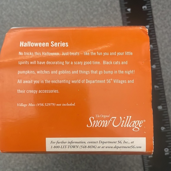 Dr. Lunatic, The Mad Scientist Snow Village Halloween Series 54702 - Picture 10 of 11